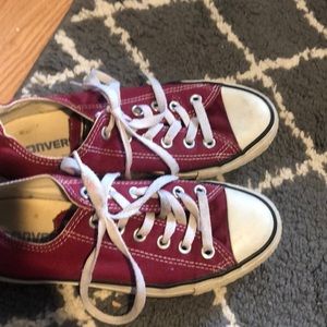 Maroon/ Red converse
